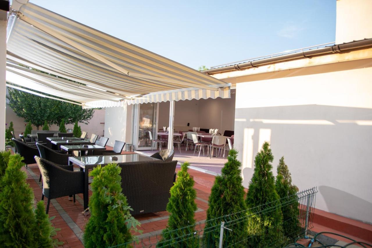 Iris Boutique Therme & Bucharest Otopeni Airport Kültér fotó